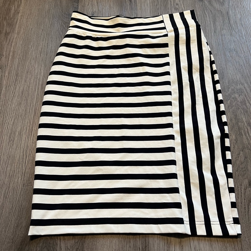 Bebe Striped Black & White Midi Knit Pencil Skirt High Waist Size L